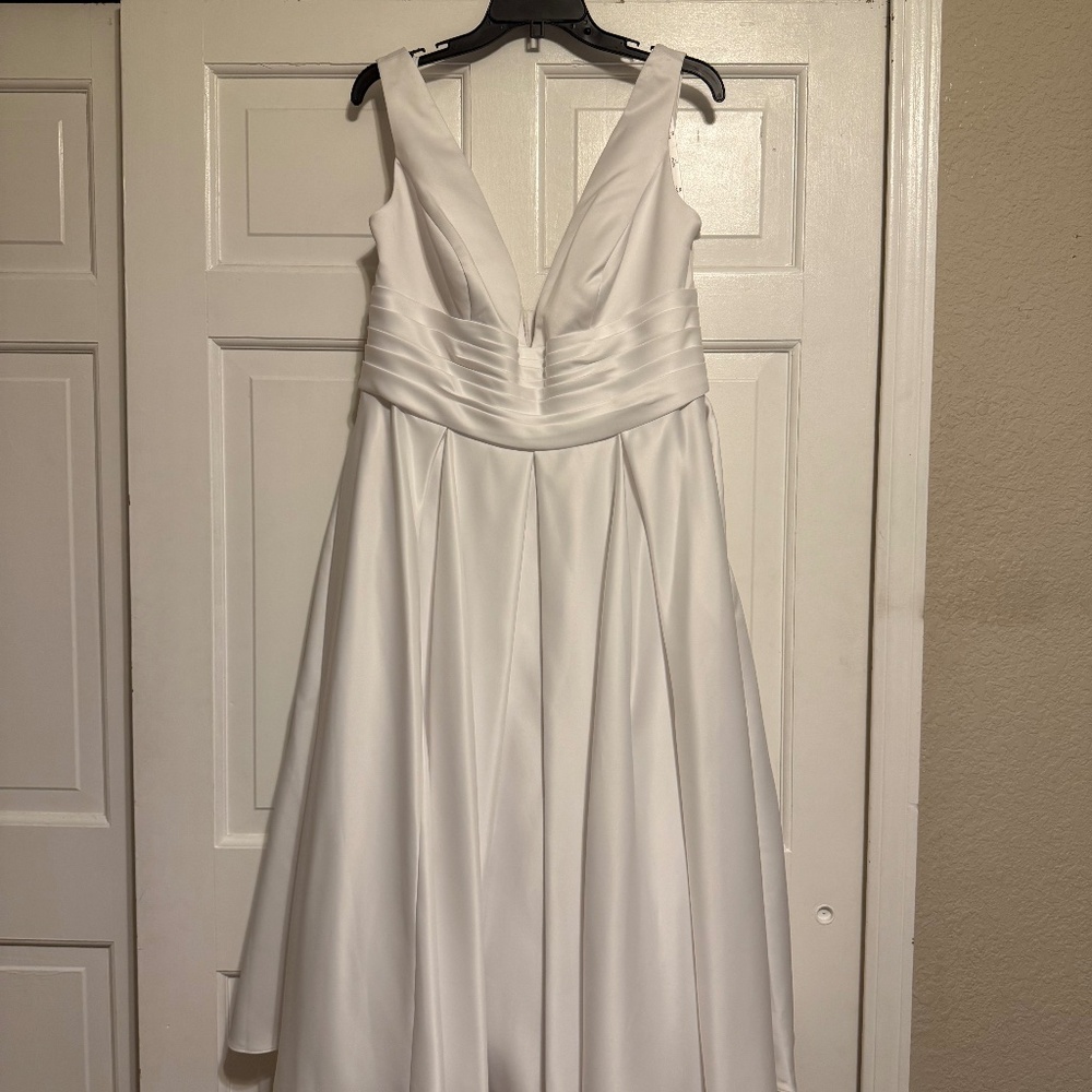 NWT David's Bridal Wedding Dress